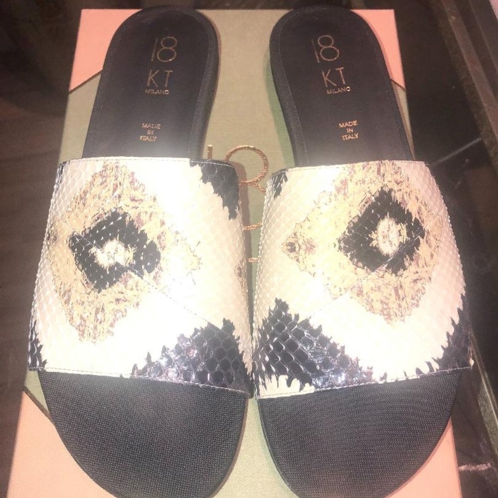 18Kt Sandals